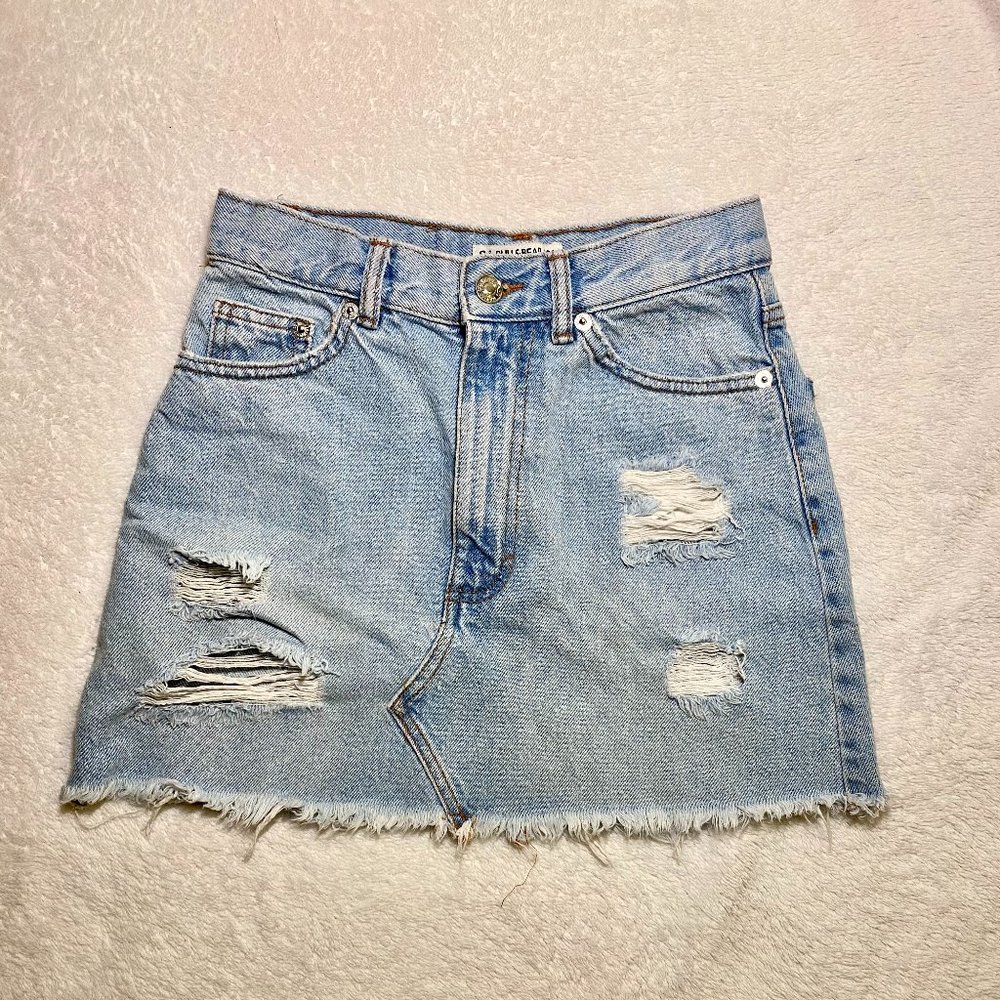 Pull & Bear Distressed Light-Wash Mini Skirt (Size 25)